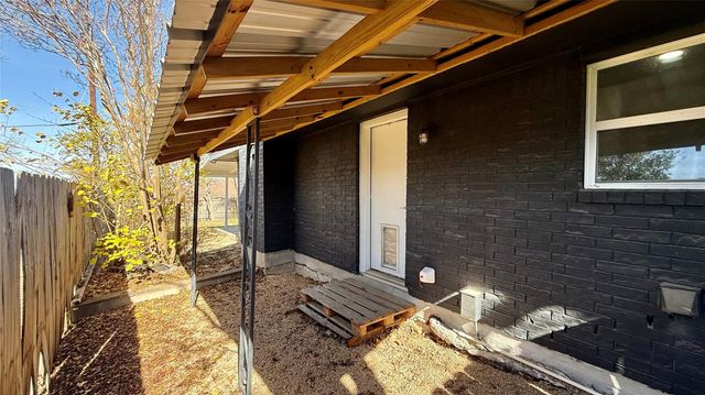 104 Fairlane DR, Round Rock, TX 78664