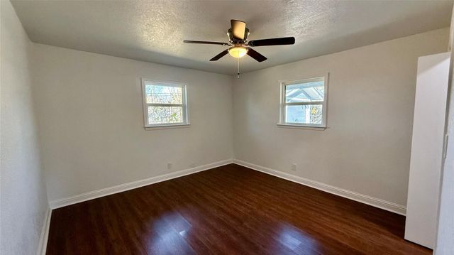 104 Fairlane DR, Round Rock, TX 78664