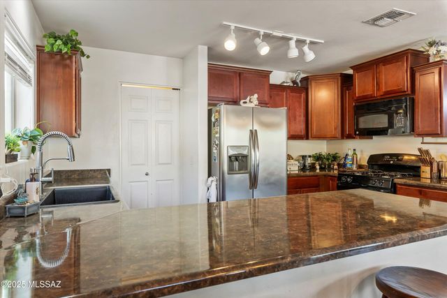 8002 Nautilus Drive, Tucson, AZ 85756