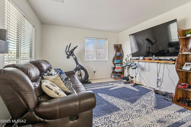 8002 Nautilus Drive, Tucson, AZ 85756