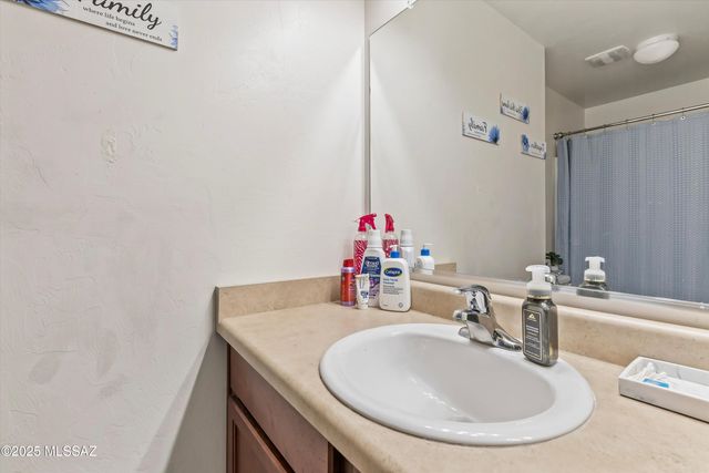 8002 Nautilus Drive, Tucson, AZ 85756