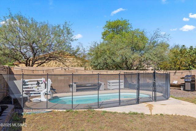 8002 Nautilus Drive, Tucson, AZ 85756