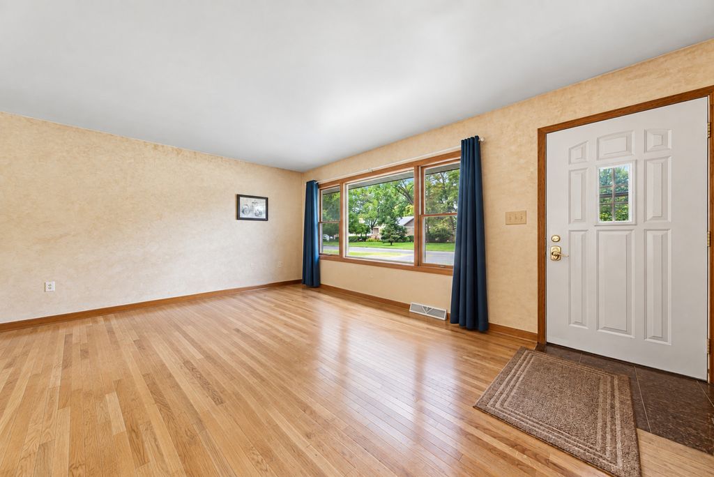 129 Oakview Drive, New Lenox, IL 60451 — photo 4