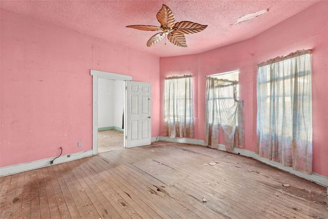 221 W Brooklyn Avenue, Dallas, TX 75208