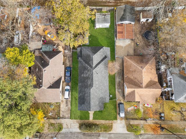 221 W Brooklyn Avenue, Dallas, TX 75208