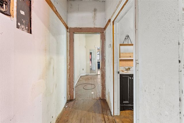 221 W Brooklyn Avenue, Dallas, TX 75208