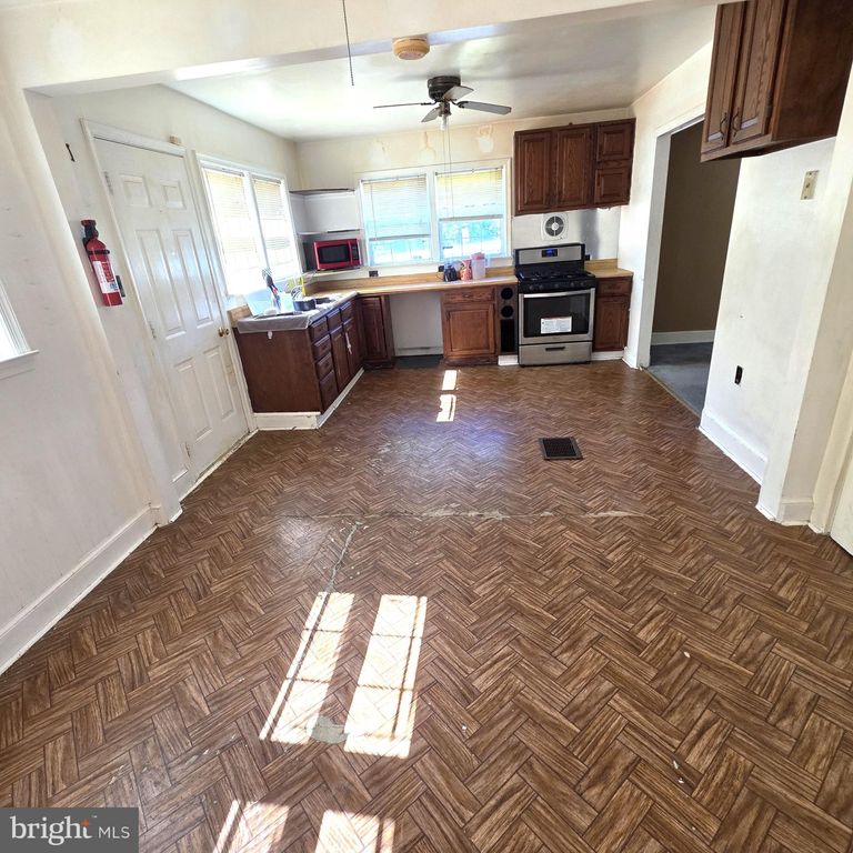 902 HAINES AVE, WILMINGTON, DE 19809 — photo 4