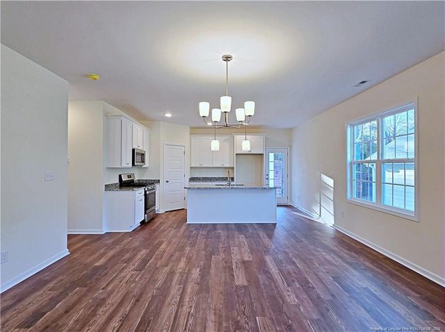 1822 Fordham Drive, Fayetteville, NC 28304