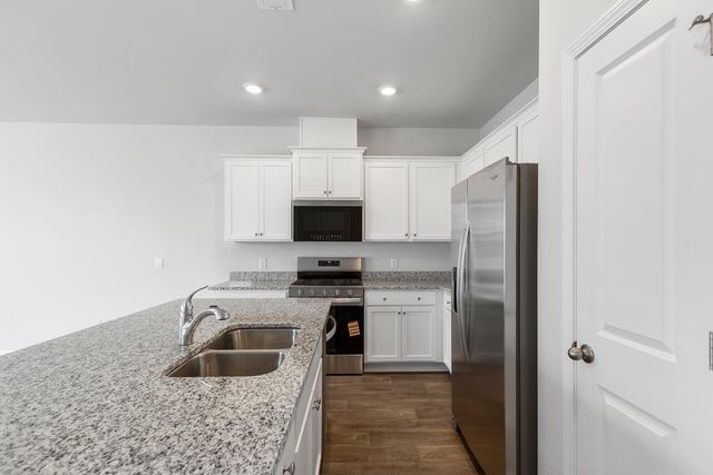 333 Bluebell Way, Moncks Corner, SC 29461