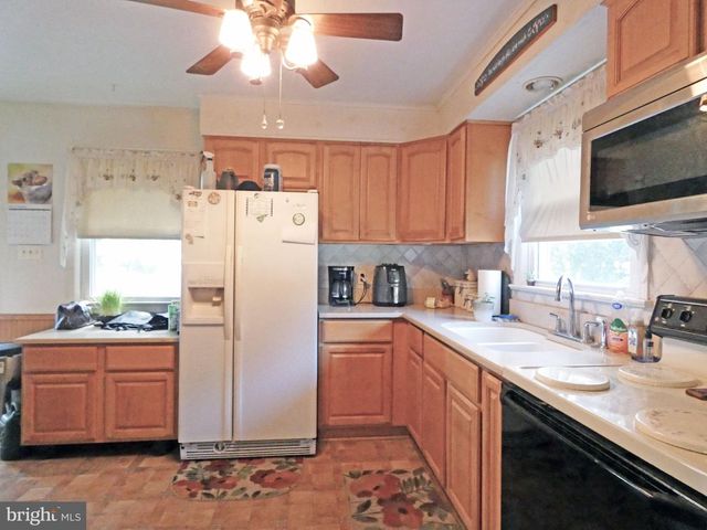 100 QUEEN AVE, Pennsville, NJ 08070