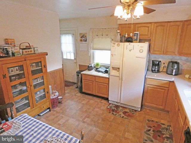 100 QUEEN AVE, Pennsville, NJ 08070