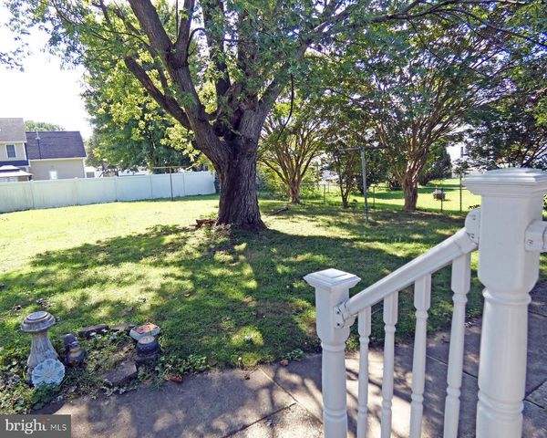 100 QUEEN AVE, Pennsville, NJ 08070