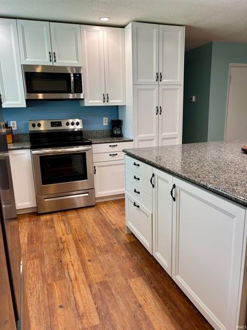6521 Donna Drive, Fort Wayne, IN 46819