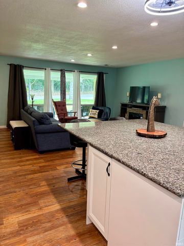 6521 Donna Drive, Fort Wayne, IN 46819