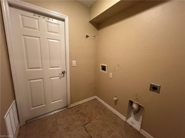 1722 NW 18th TER, Cape Coral, FL 33993