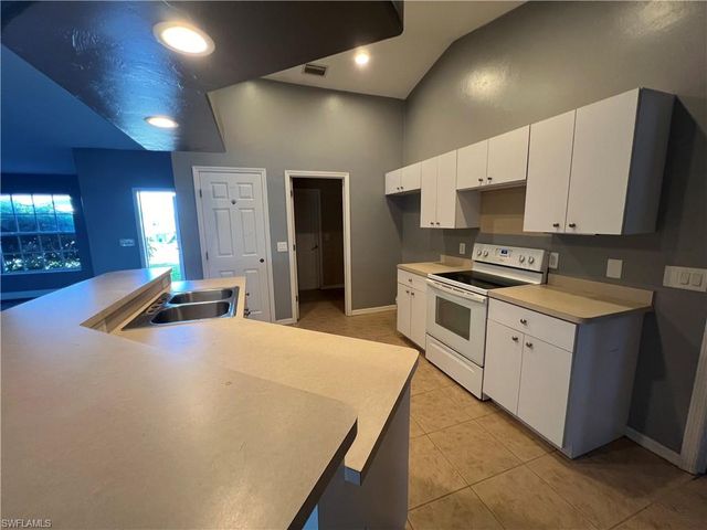 1722 NW 18th TER, Cape Coral, FL 33993