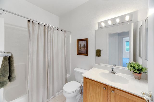 7025 Mule Team Way, Roseville, CA 95747
