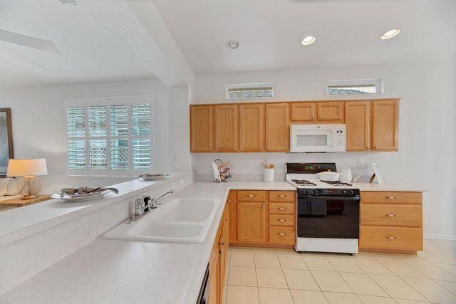 7025 Mule Team Way, Roseville, CA 95747