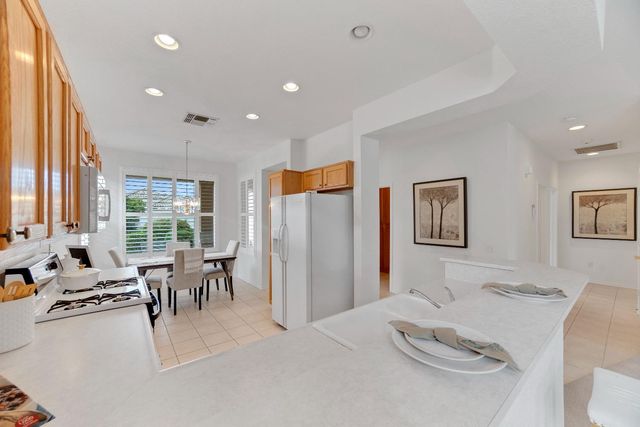 7025 Mule Team Way, Roseville, CA 95747