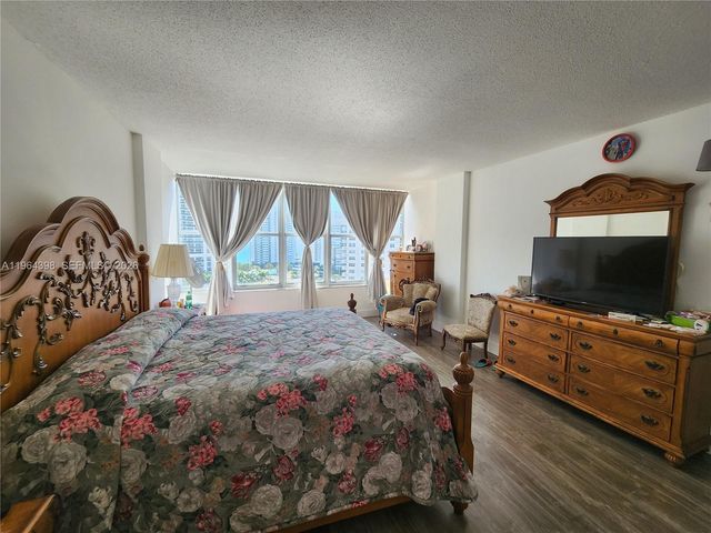 1825 S Ocean Dr PH 9, Hallandale Beach, FL 33009