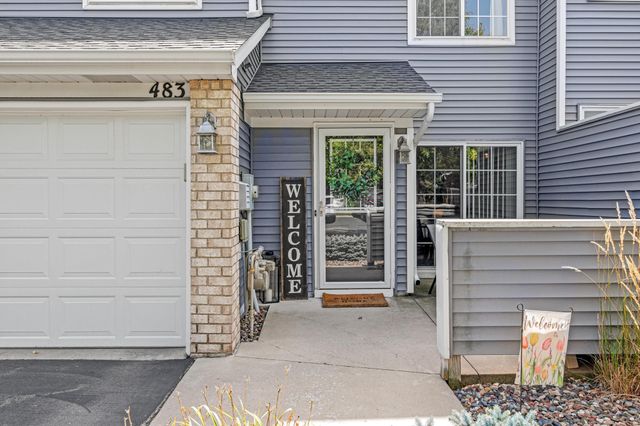483 Mission Hills Way E, Chanhassen, MN 55317