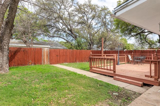 2102 S High Street, Brady, TX 76825