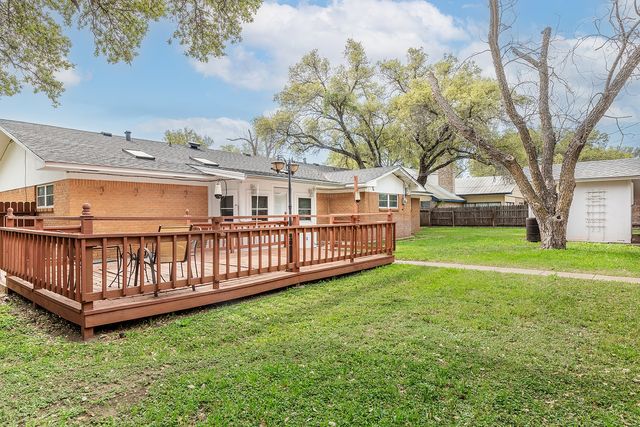 2102 S High Street, Brady, TX 76825