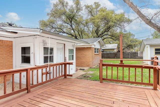 2102 S High Street, Brady, TX 76825