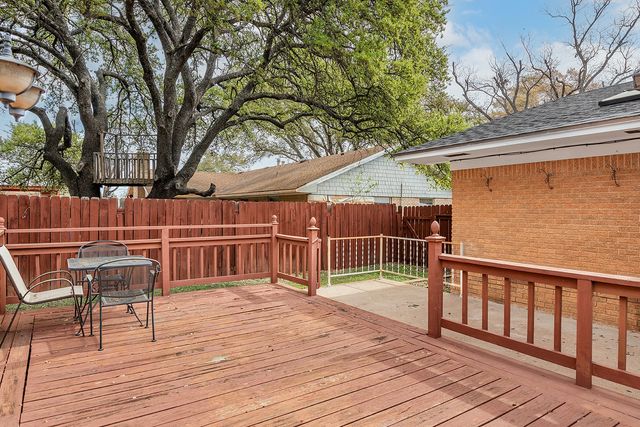 2102 S High Street, Brady, TX 76825
