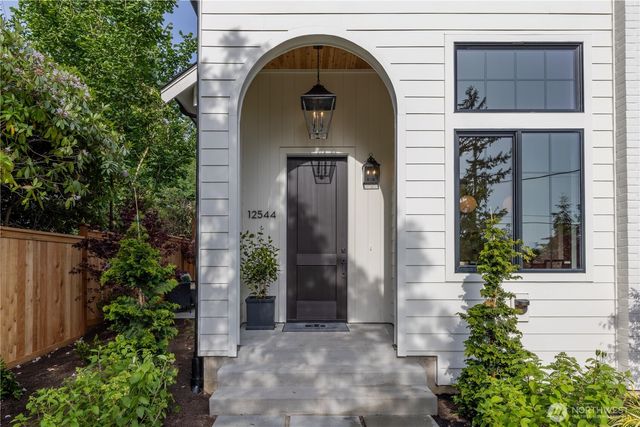 12544 2nd Avenue NW, Seattle, WA 98177