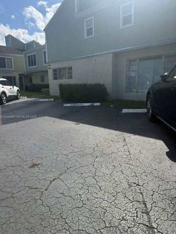 8031 Lagos De Campo Blvd L-3, Tamarac, FL 33321