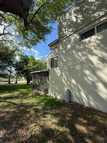 8031 Lagos De Campo Blvd L-3, Tamarac, FL 33321