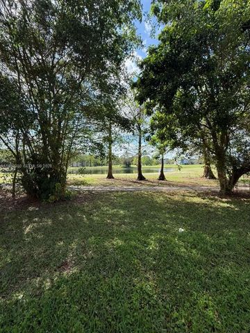 8031 Lagos De Campo Blvd L-3, Tamarac, FL 33321