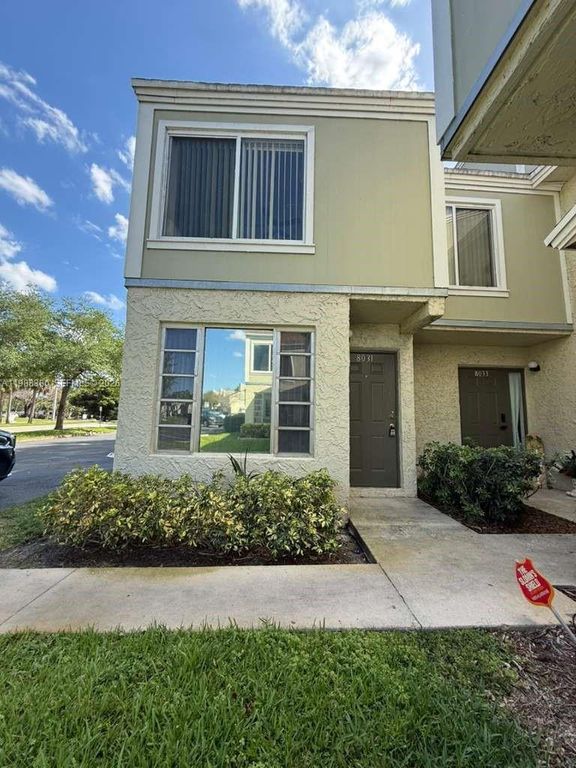 8031 Lagos De Campo Blvd L-3, Tamarac, FL 33321