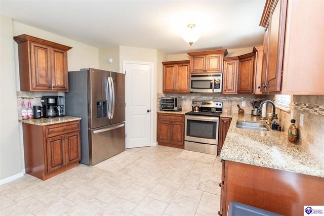 114 Vineland Parkway, Vine Grove, KY 40175