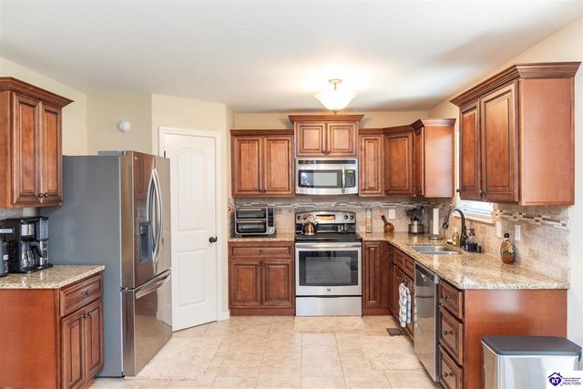 114 Vineland Parkway, Vine Grove, KY 40175