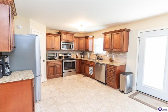 114 Vineland Parkway, Vine Grove, KY 40175