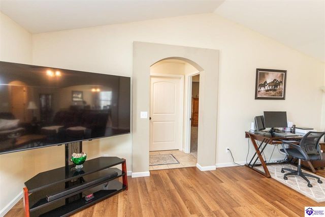 114 Vineland Parkway, Vine Grove, KY 40175