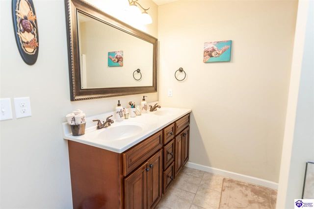 114 Vineland Parkway, Vine Grove, KY 40175