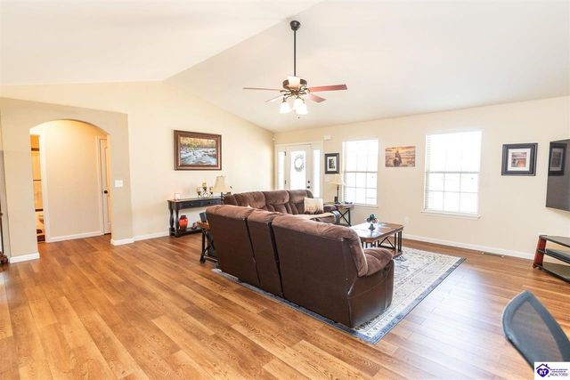 114 Vineland Parkway, Vine Grove, KY 40175