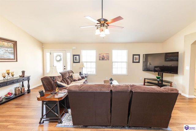 114 Vineland Parkway, Vine Grove, KY 40175