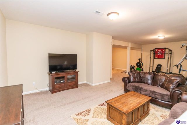 114 Vineland Parkway, Vine Grove, KY 40175