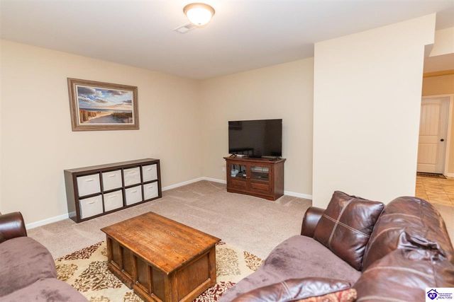 114 Vineland Parkway, Vine Grove, KY 40175