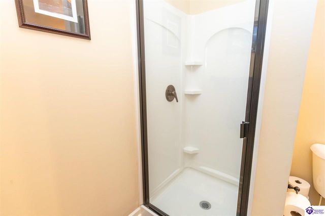 114 Vineland Parkway, Vine Grove, KY 40175