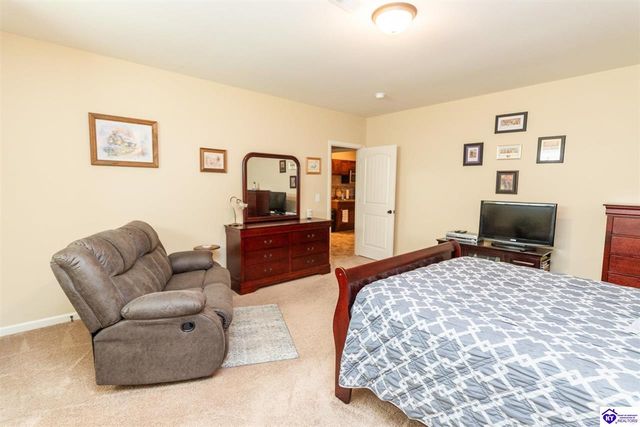 114 Vineland Parkway, Vine Grove, KY 40175