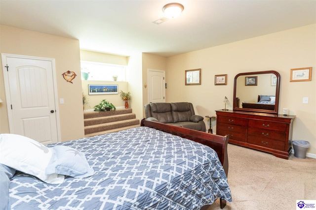 114 Vineland Parkway, Vine Grove, KY 40175