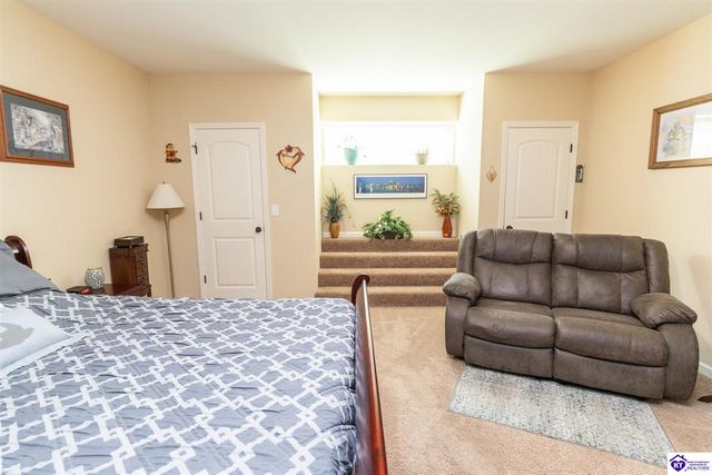 114 Vineland Parkway, Vine Grove, KY 40175