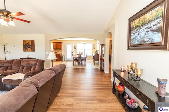 114 Vineland Parkway, Vine Grove, KY 40175