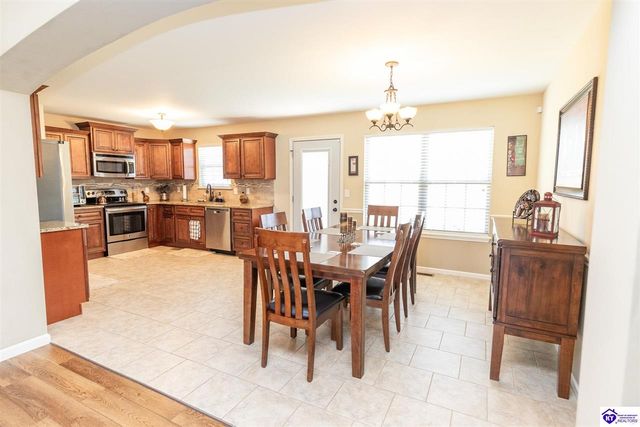 114 Vineland Parkway, Vine Grove, KY 40175