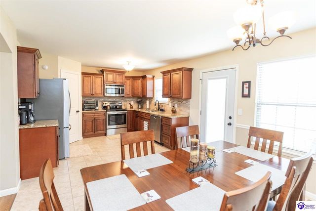 114 Vineland Parkway, Vine Grove, KY 40175